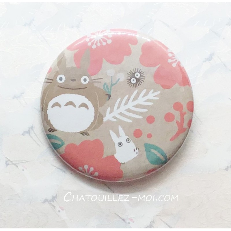 Badge Totoro, mon voisin Totoro et fleur rouge
