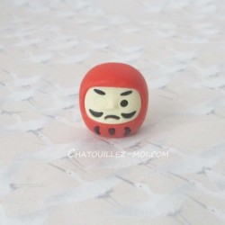 Gomme daruma rouge