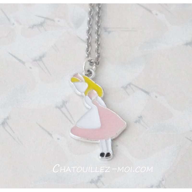 Collier Alice aux Pays des Merveilles – Robe Rose & Chaîne Acier Inoxydable