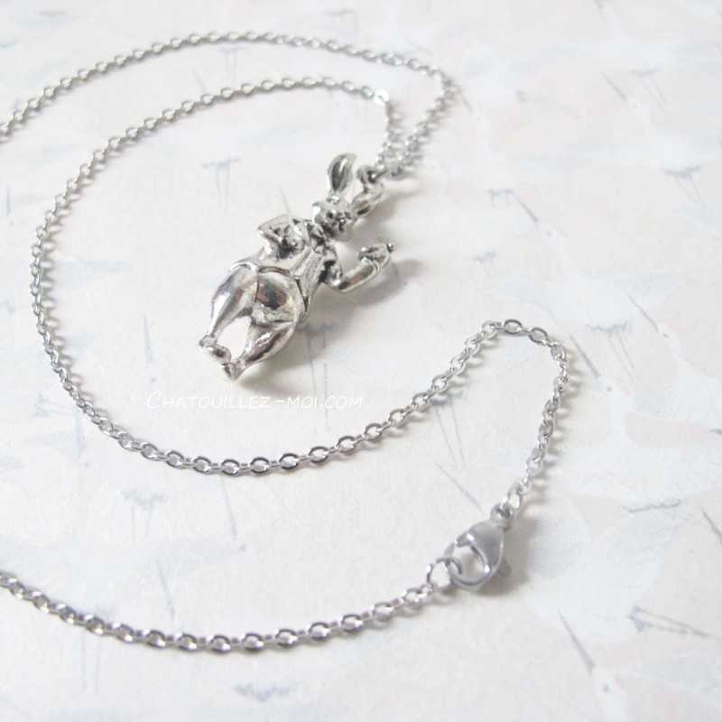 Collier Lapin Blanc d’Alice aux Pays des Merveilles en Métal Argenté
