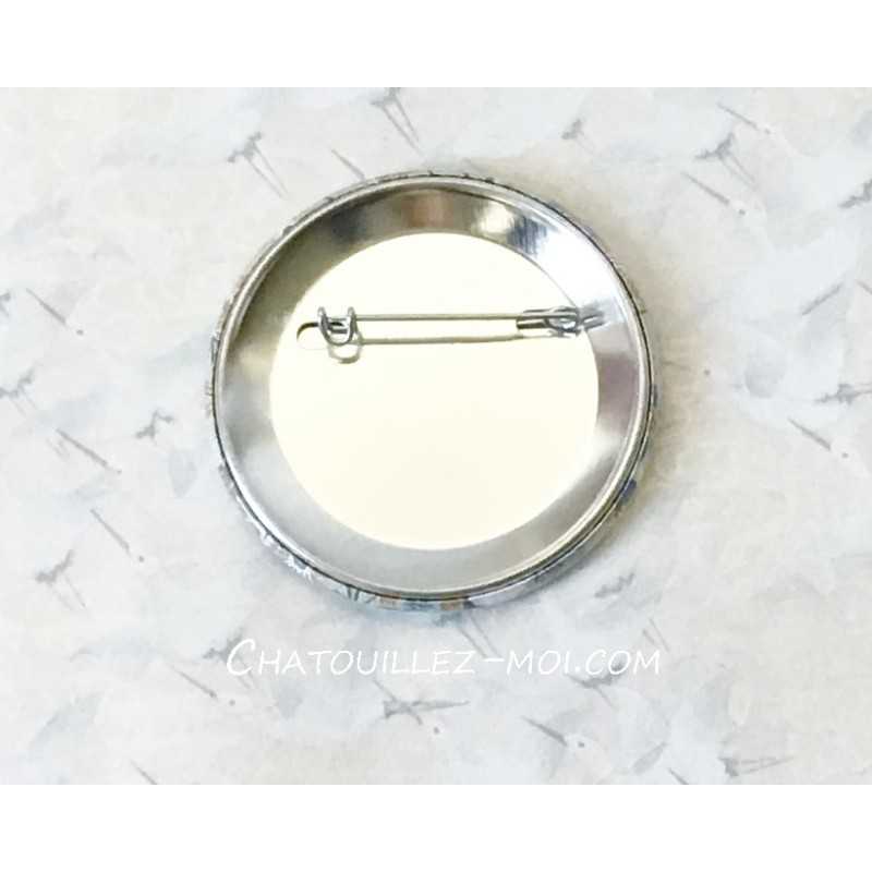 Badge Totoro qui mange du maïs – Mon voisin Totoro