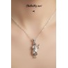 Collier Lapin Blanc d’Alice aux Pays des Merveilles en Métal Argenté
