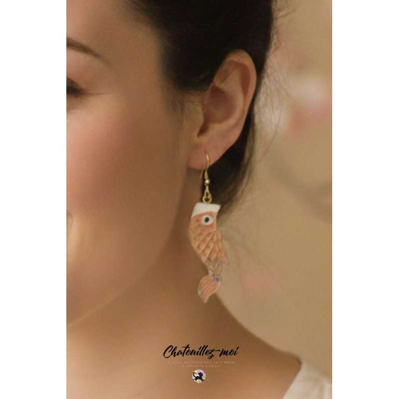 Boucles d’oreilles carpe koi émaillée – Bijou artisanal au style asiatique