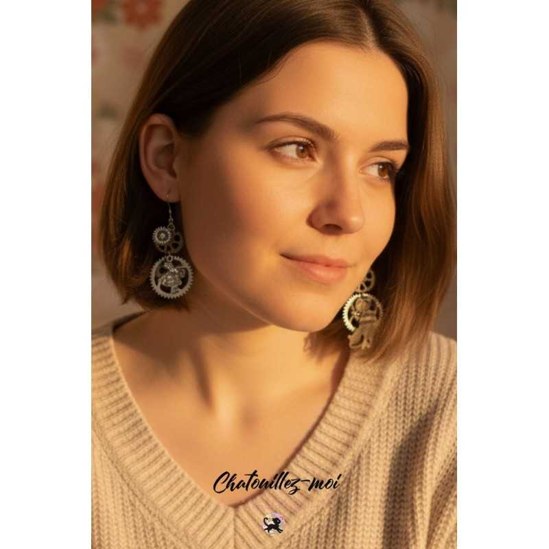 Boucles d’oreilles Lapin et Chat Cheshire – Bijou Alice Steampunk