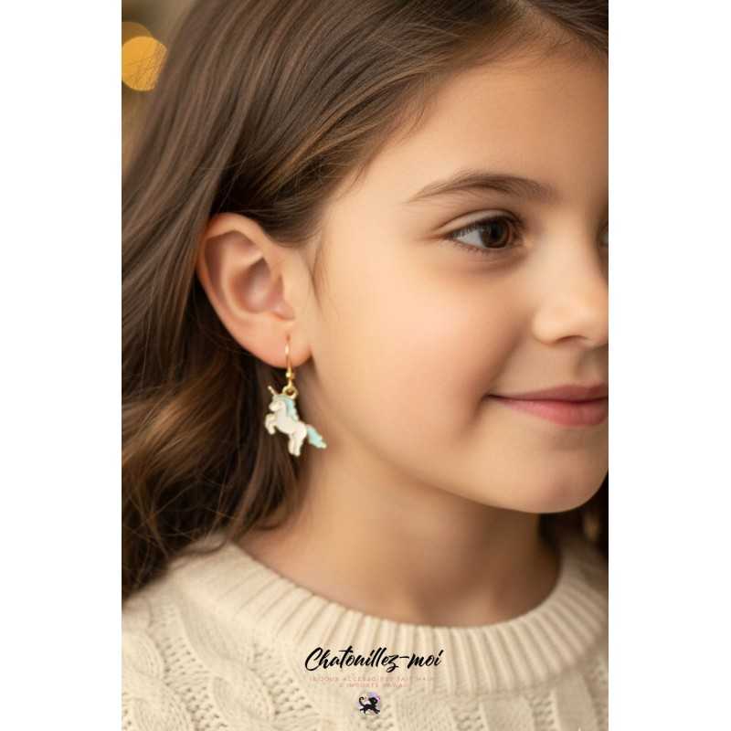 Boucles d’oreilles mini licorne dorées – Look kawaii chic