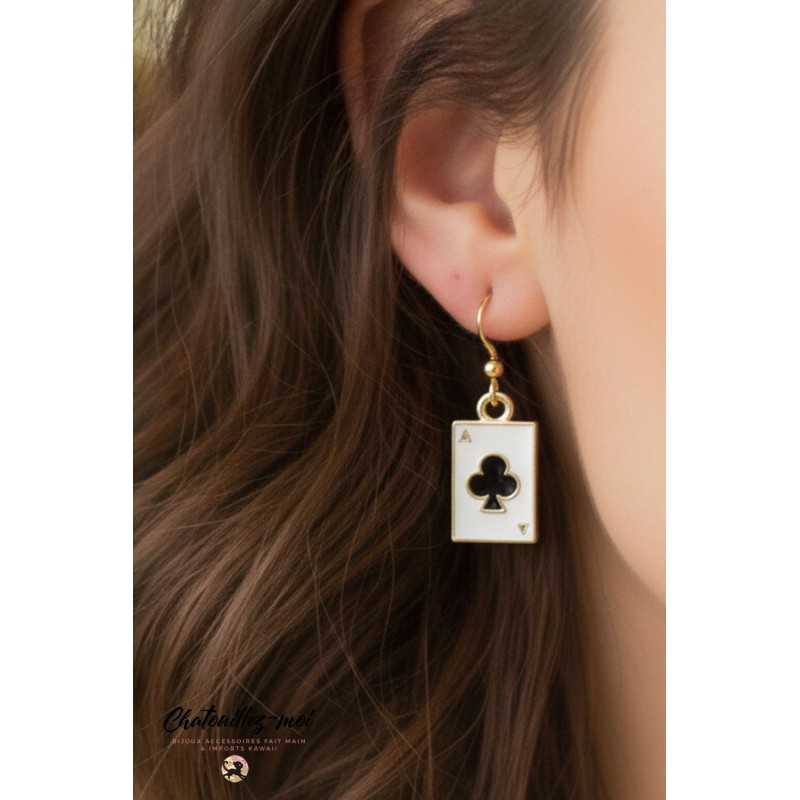 Boucles d’oreilles carte à jouer Alice en métal doré