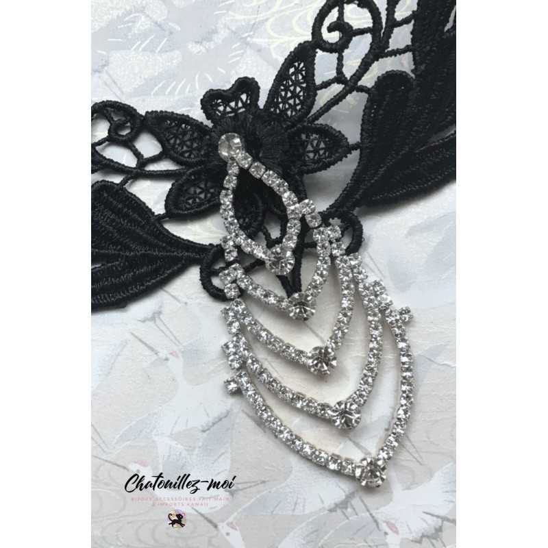 Collier ras de cou en dentelle noire et strass argenté