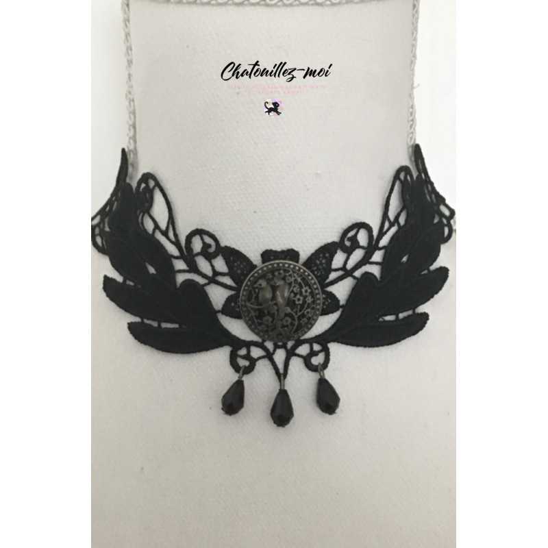Collier ras de cou dentelle noire avec ornement oiseaux bronze